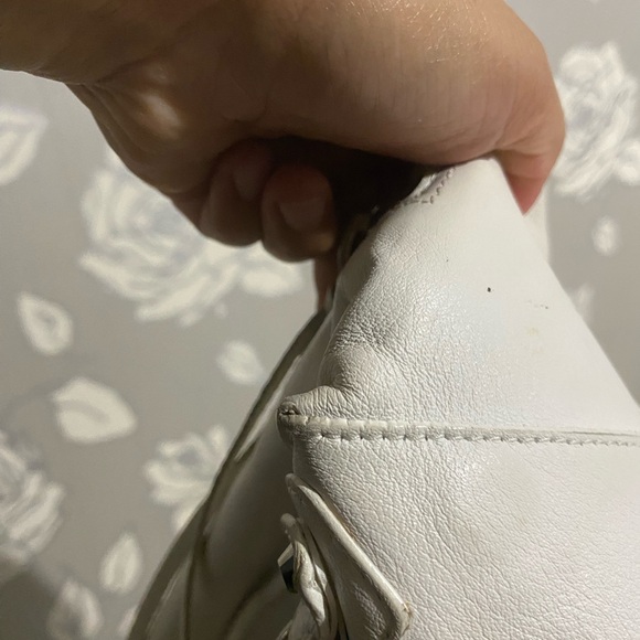 Balenciaga tote with some flaws. All my items are guaranteed authentic.read ‼️ - Picture 5 of 16